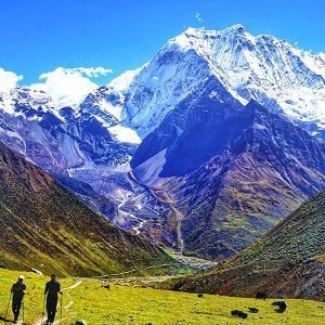 Trekkers on the way to larkey pass, leaving samdo village on their manaslu trekking tour