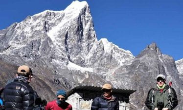 trekkers in front of the mountains in a acclimatization trip during Phaplu ebc trek