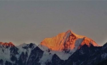 Sun setting at the top of the Dorje lakpa