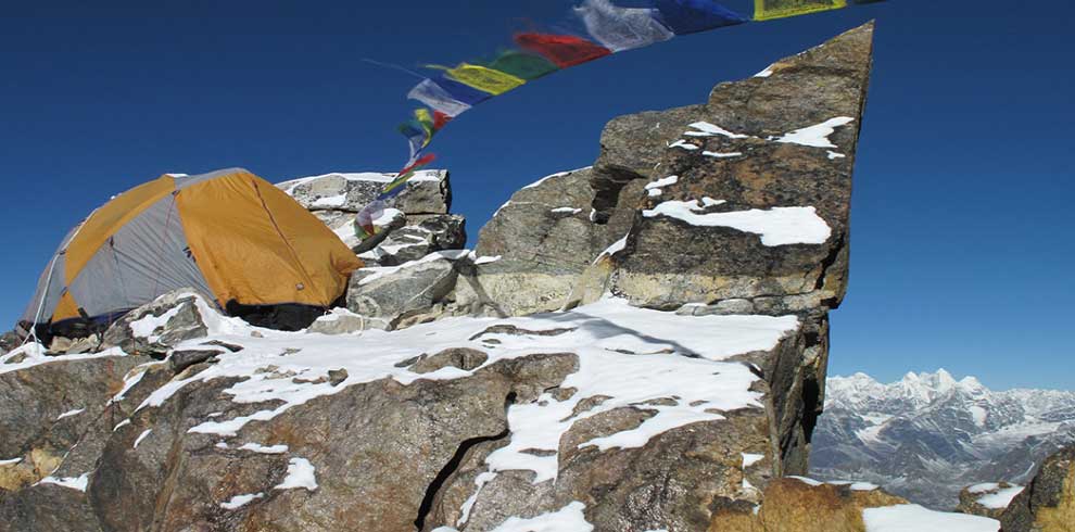 The yellow tower of Amadablam peak climbing route