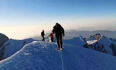 Time to get back down to the Thukla village