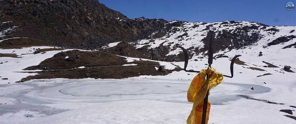 Short Panchpokhari Trekking In Sindhupalchwok 4 Trident of shiva seen on the trail