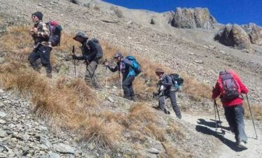 Trekkers heading towards Tilicho lake mesokanta pass trekking