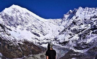 trekkers infront of langtang glacier