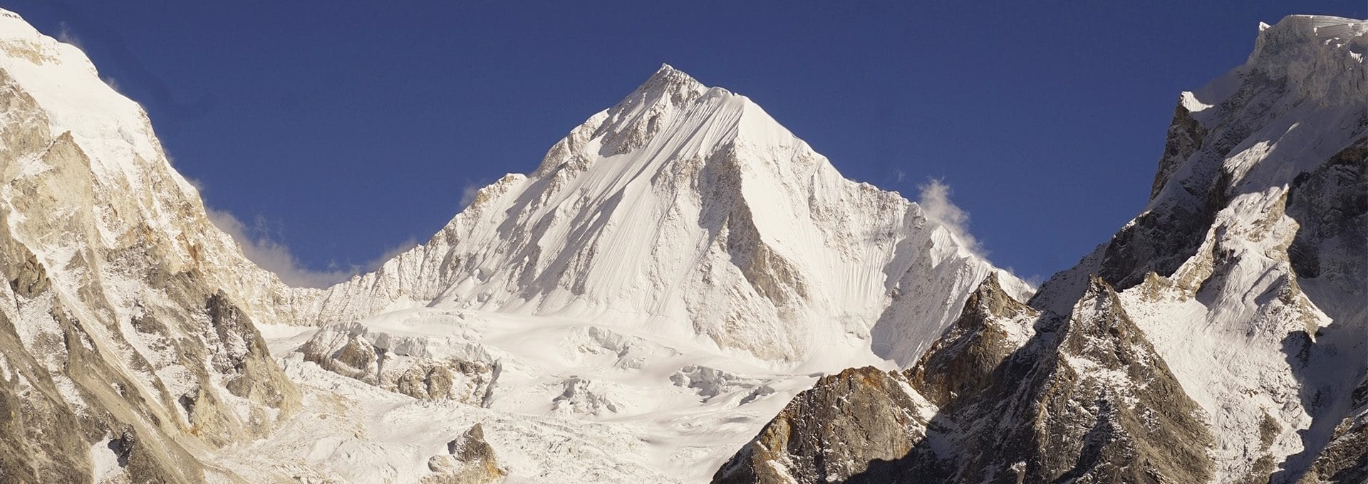 Makalu Basecamp Trek